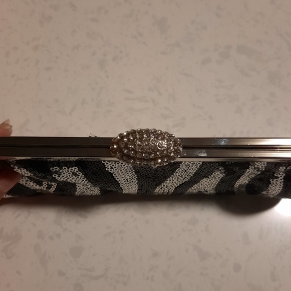 Clutch/purse - Picture 2 of 4